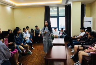 走近职场，助力起航 16市场营销专业师生赴句容市农产品电子商务创业园调研学习